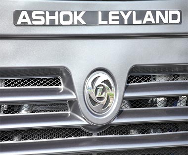 Ashok Leyland to raise Rs 700 cr through QIP